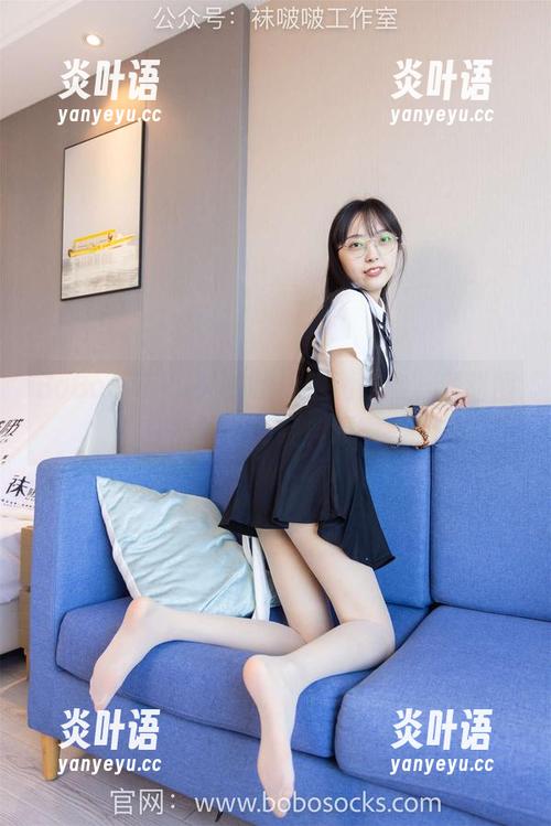 BoBoSocks袜啵啵-甜甜圈 BoBoSocks袜啵啵 - 福利来临,甜甜圈和高跟鞋的经典原图。
