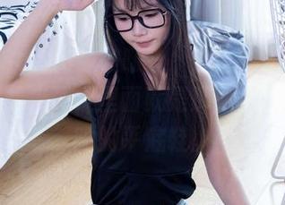 BoBoSocks袜啵啵 – 欸，看！糯米的最新作品集来了，里面就是那两双令人打瞌睡的平底鞋。