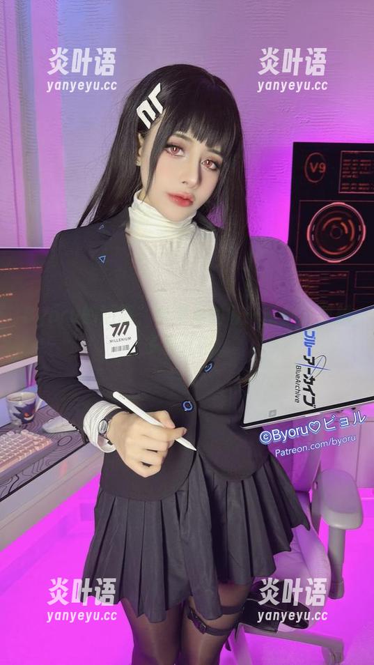 Byoru的短裤，合集里的每一条都让我想多看几眼。