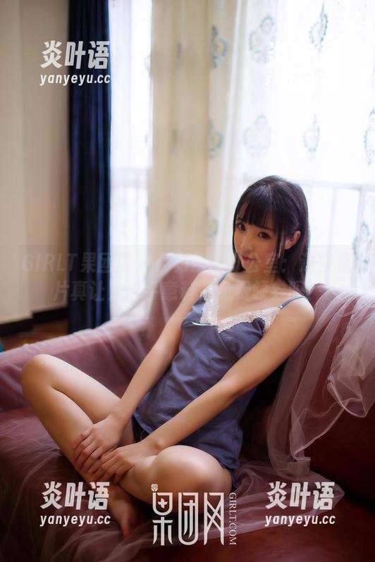 GIRLT果团网 - 莫雅淇的办公室：这些照片真让人出乎意料，免费领券吗？