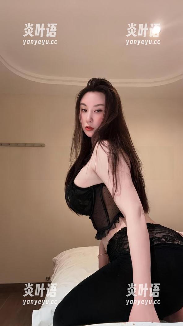 MIYA 微密圈 - MIYA带你看高清泳池比基尼:敢不敢多看一眼?