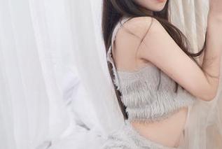 Shika小鹿鹿的新发现，在线合集里：六叠间，有些地方让我想起了……可能是隔壁的阳台？