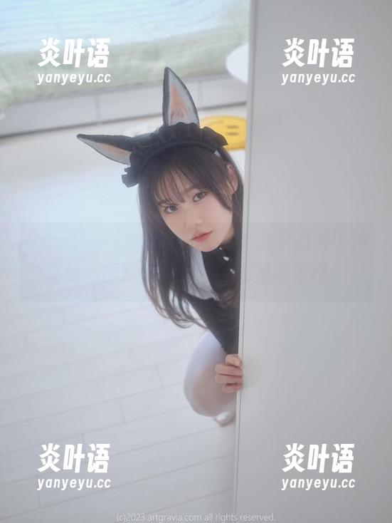 Sira(시라)和她的白丝，高清中藏着千种情绪，图册里的每一页都是新发现。