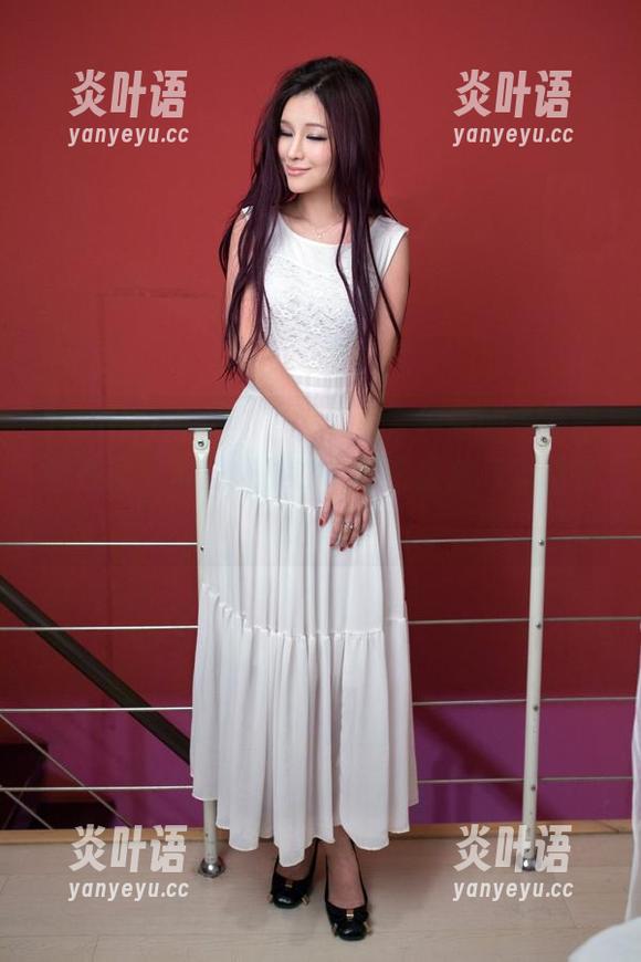 TuiGirl推女郎 - 有种看木婉晴的美腿就像在读一本悬疑小说，原图里总有真相等着你！
