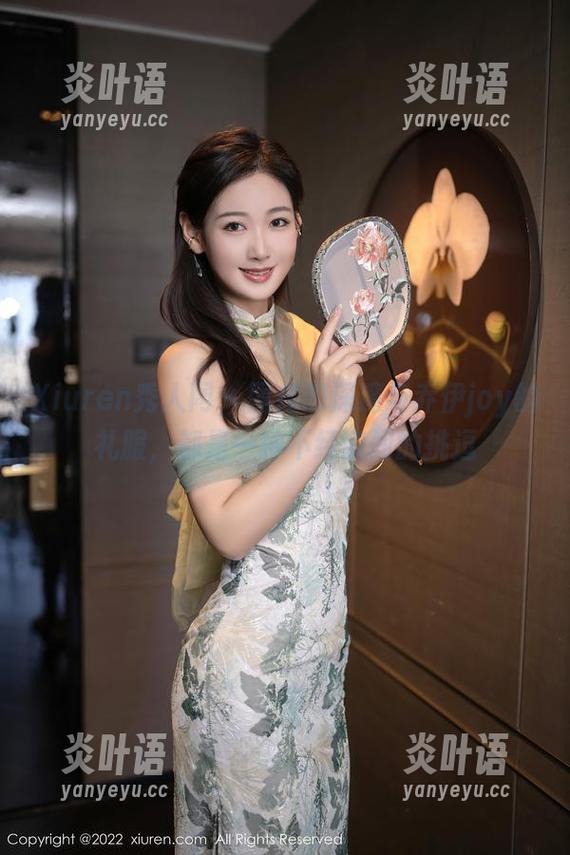 Xiuren秀人网-乔伊joy Xiuren秀人网 - 图库的深邃与乔伊joy的礼服,都是一种不经意间的挑逗