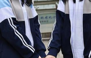 Xiuren秀人网 – 最新图片呈现于大小姐AYU：泳池边缘的那一刻，让一切都像在梦中。