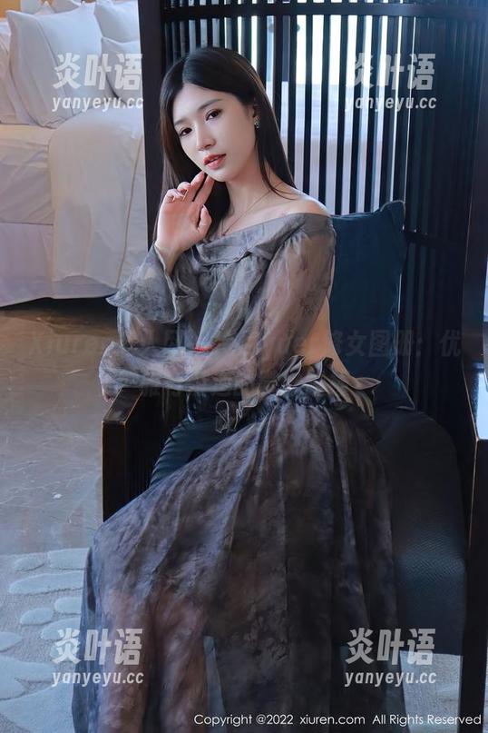 Xiuren秀人网 - 冷月yuer修女图册：优雅与叛逆的微妙碰撞