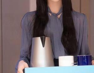 Xiuren秀人网 – 下载了周井空的全套体操服，想象以后我的变身却又是一场意外的能量消耗。