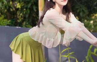 Xiuren秀人网 – 月酱儿滴皮衣合集，穿上去记得别跟我抢风头哦！