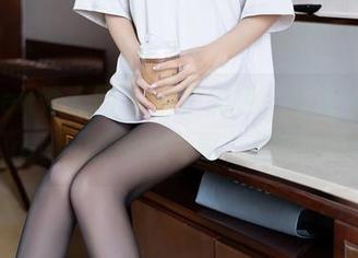 Xiuren秀人网 – 别了彩色，这里有林文文yooki的黑白写真，别具味道。