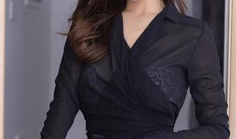 Xiuren秀人网 – 不经意间，软软爱吃肉的美足照勾引出心里的“小恶魔”，这样的脚有何不可！