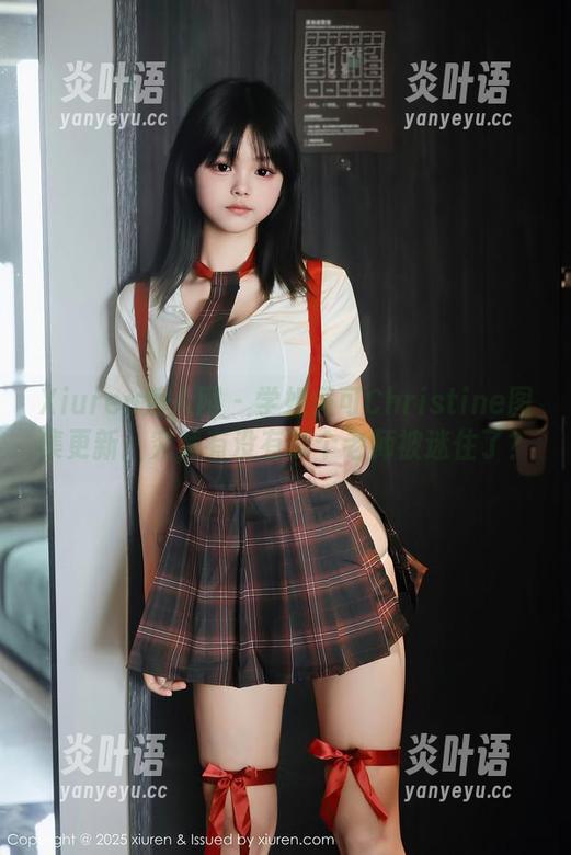 Xiuren秀人网 - 学姐黄可Christine图集更新：究竟有没有哪个老师被迷住了？