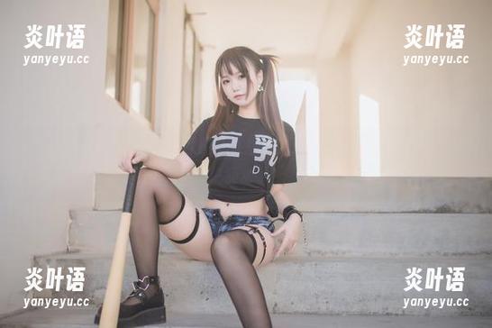 吊带上的Yoko宅夏，原图让人想立刻边喝冰饮边翻看，图片都快滴水了！
