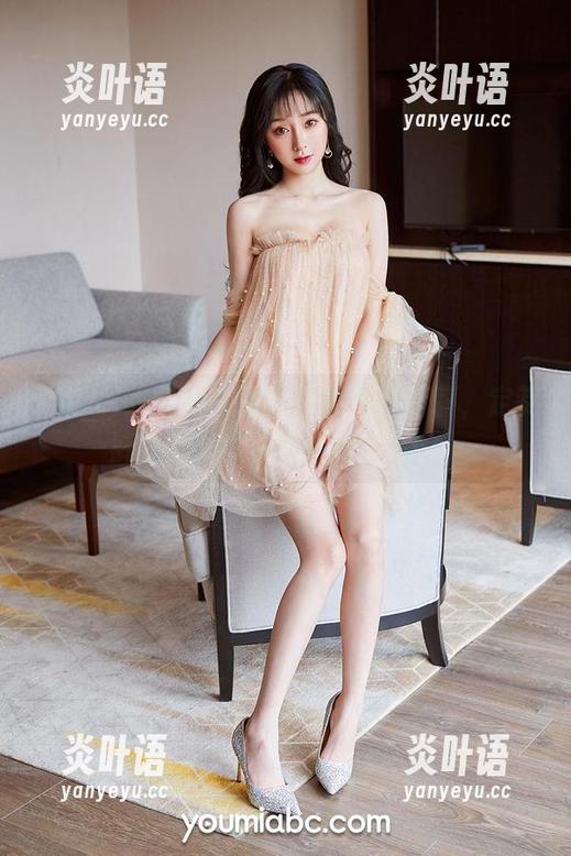 YouMi尤蜜荟-合法萝莉 YouMi尤蜜荟 - 图片中的合法萝莉,定制裤里丝好像在说别的什么……