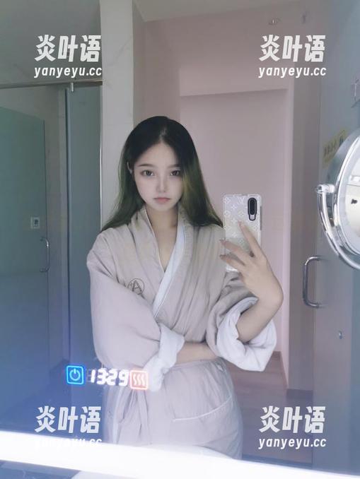 在线看eloise软软的“灰丝”，这波美图是真心来劲啊。