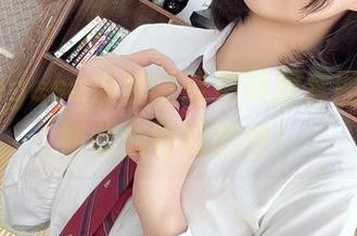 只有nagesa魔物喵能把制服套图演绎成如此随性和酷炫！