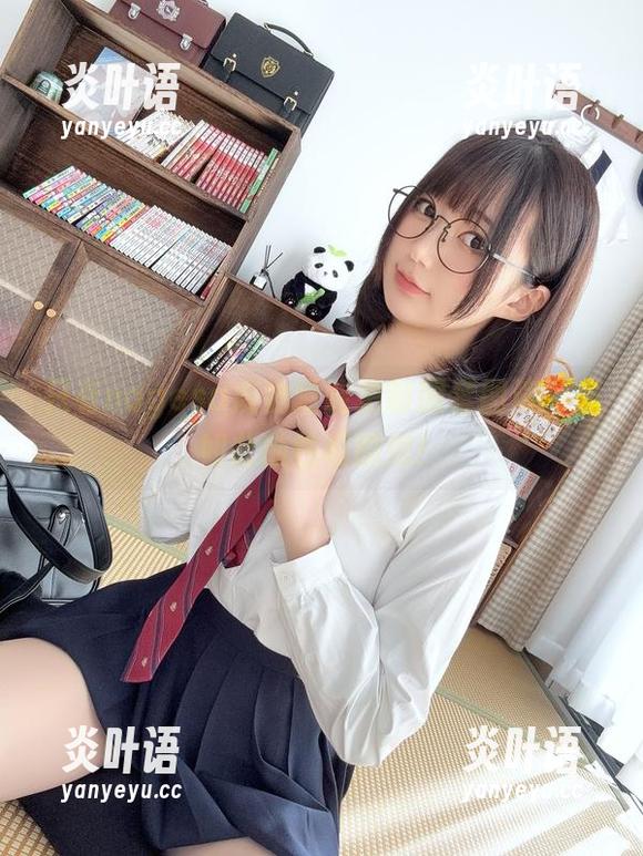 只有nagesa魔物喵能把制服套图演绎成如此随性和酷炫！