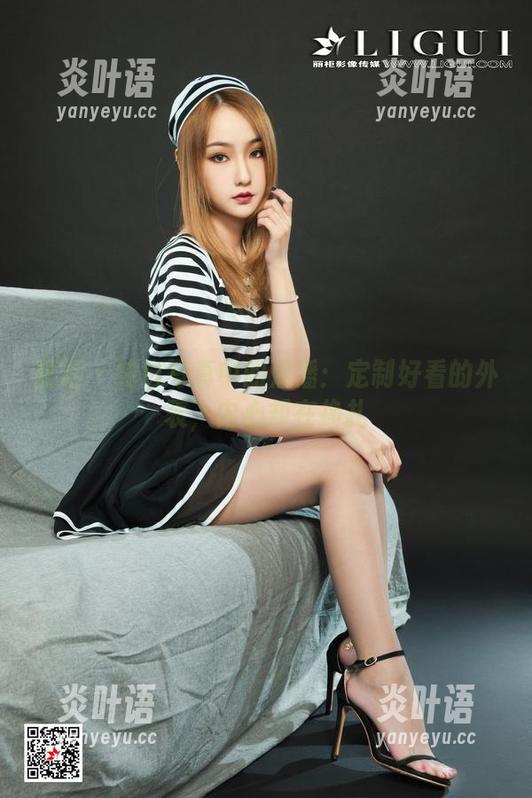 丽柜 - 纯白写真中的潘潘：定制好看的外表，内心却在挣扎