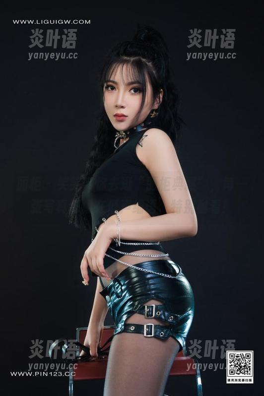 丽柜-笑笑 丽柜 - 笑笑带你去逛“丽柜典藏”,每一张写真都像在低声细语,特别耐看!