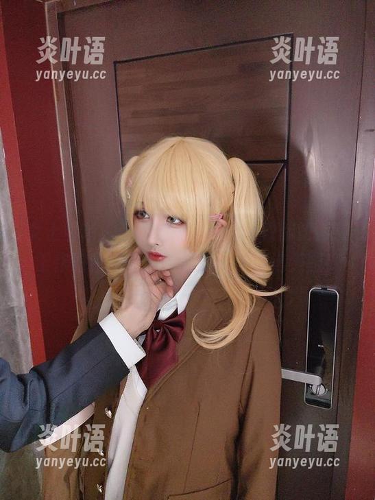 女上司单人版，凉凉子rioko教你如何在工作时也能美出新高度——精选美图！