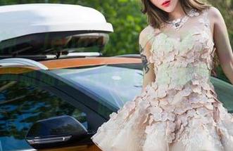 头条女神 – JennyR甜心写真,你会突然想到那种甜甜的气味像初夏的气息般清新吗?