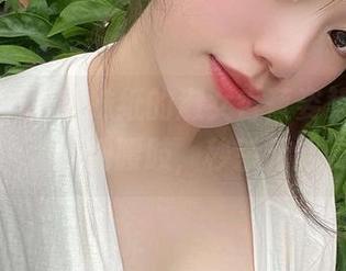 微密圈 – 奶宝妹纸的淑女香蕉姿势，高清写真中那纤细腰肢，秒杀无数姿态！