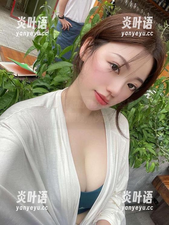 奶宝妹纸 微密圈 - 奶宝妹纸的淑女香蕉姿势,高清写真中那纤细腰肢,秒杀无数姿态!