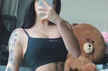微密圈 – 我觉得宋昱欣在白衬衫里藏了很多资源，美图时刻待命！