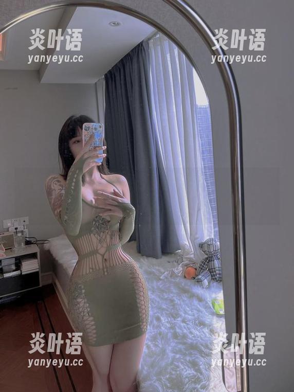 宋昱欣 微密圈 - 宋昱欣的自拍库:从‘我没化妆’到‘我就是女神’的写真套餐