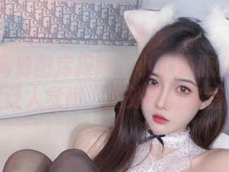 另类的高清图库探险：小小奶瓶儿的吊带竟然让人觉得“此处不宜久留”！