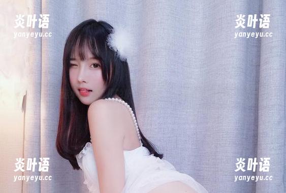 精选小小奶瓶儿的护士COS，想说的真不少。