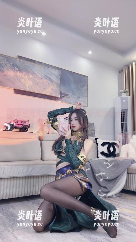 小小奶瓶儿在高清镜头下，体操服的秀色，别有一番风味哦！