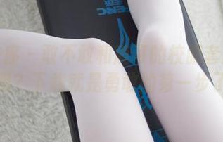 少女秩序 – 敢不敢和鹿可的校服套图一起开黑？下载就是勇敢的第一步了。