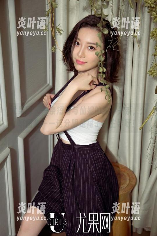 尤果网 - 一条短裙与仙妮的独特关系，分享图集——这分明是裙子在主导呀！