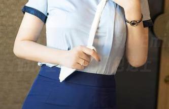 尤蜜荟 – 夏日funny时间到！Emily尹菲的比基尼私拍图包送上