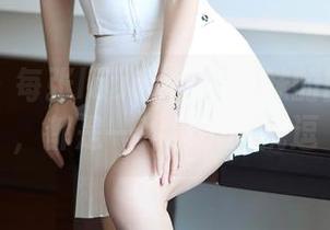 尤蜜荟 – 每张laura阿姣学妹的图片精选，都是一种小小的挑逗