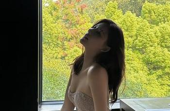 微密圈 – 说实话，就是阿朱啊在火车上的福利原图比这更好看吗？