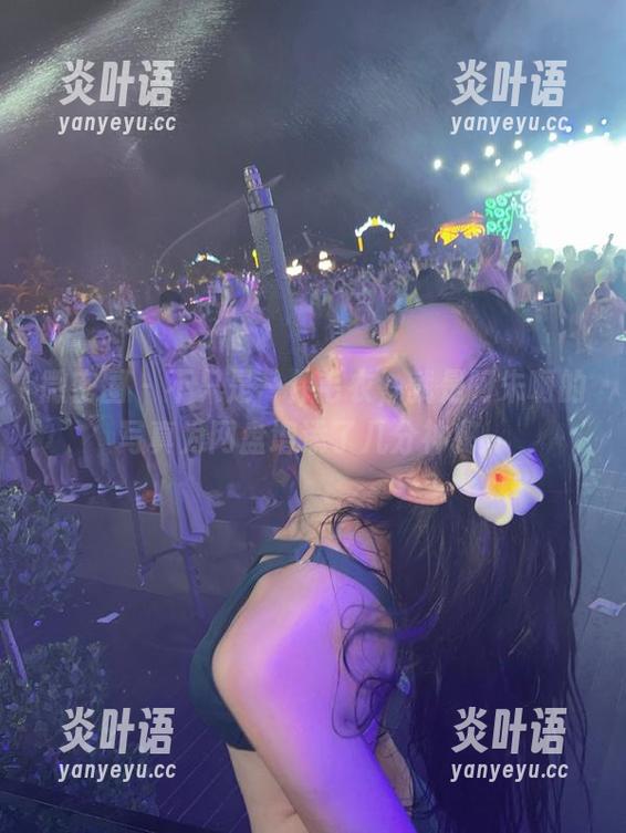 就是阿朱啊 微密圈 - 不只是一件毛衣,就是阿朱啊的写真为网盘增添了几分神秘。