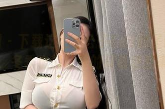 微密圈 – 下载这组左公子666的圣诞比基尼，冬季也能让你的屏幕热起来。