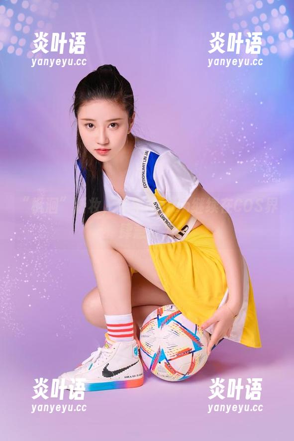 “枫洄”新妆，年年Nnian继续在COS界肆意妄为