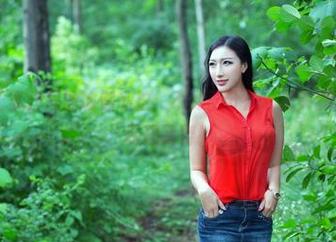 推女郎 – 王李丹尼的瑜伽私拍：不到五分钟，镜头前练的像是无脑踢踏舞！
