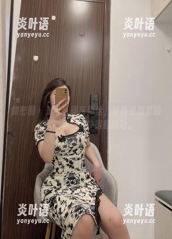微密圈 - 是可馨耶与黑丝，写真资源里的柔软时刻，心中暗暗感动。