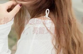 梦丝女神 – 小都灵的左耳专门站：精选写真，亮眼又俏皮
