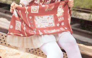 梦丝女神 – 女神范儿本来就离我远远的，晓晓的私房写真更是让人捧腹。