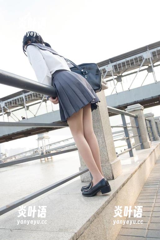 森萝财团-Aika 森萝财团 - Aika突破界限!乳霜果足写真,只有视频能体验哦