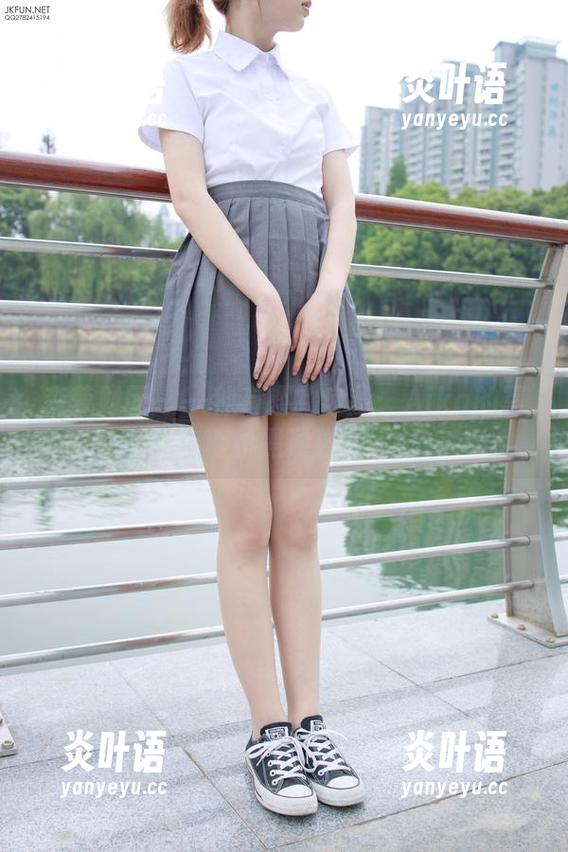 森萝财团 - 一种有趣的疲惫：Aika的写真和黑涩现实