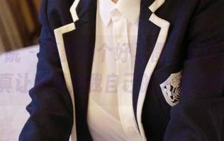 模范学院 – 更新是个好习惯，星萌的日常写真让我质疑我自己的人生选择。
