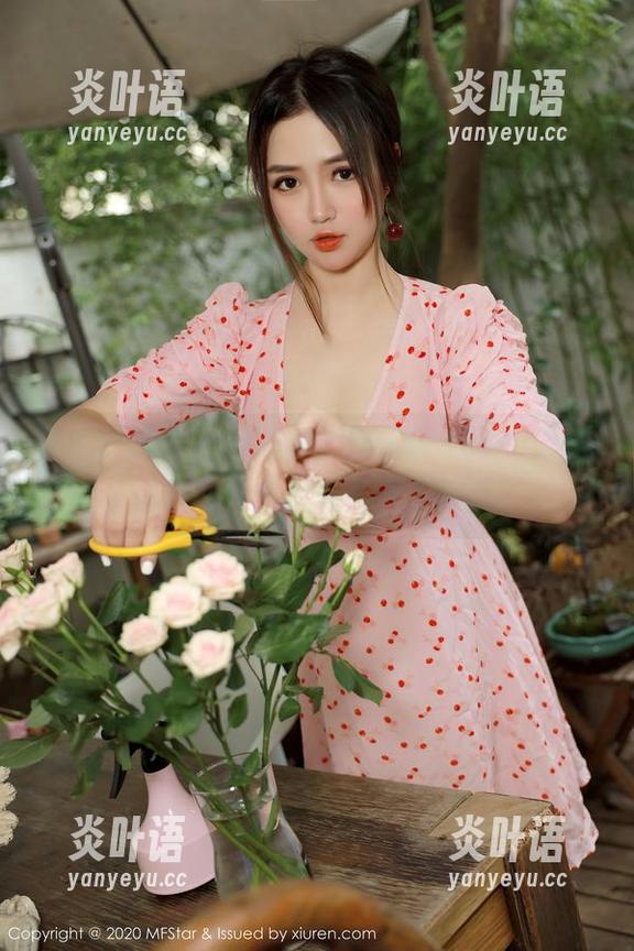 模范学院-柳侑绮Sevenbaby 模范学院 - 夏日浓情,柳侑绮Sevenbaby精选写真为何如此抓人眼球?
