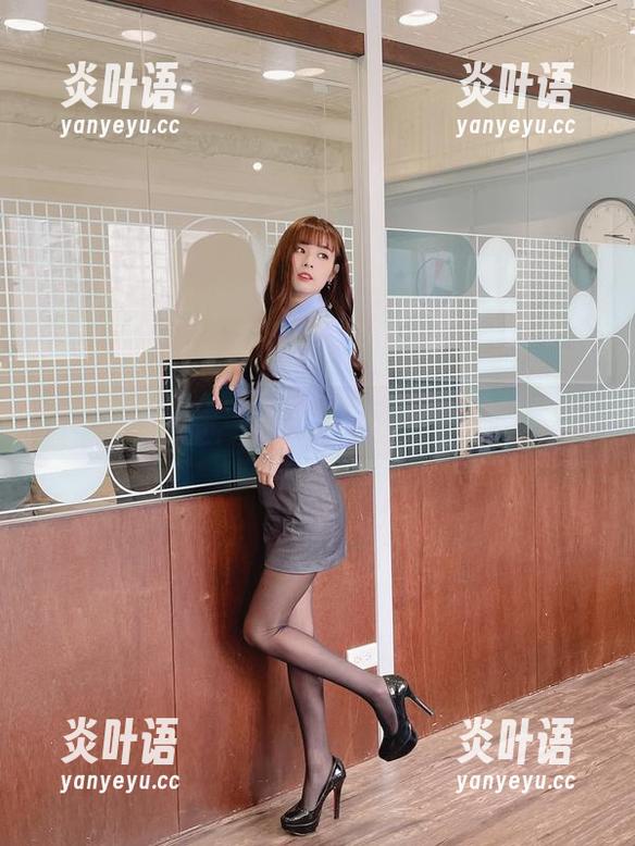 图片全在这里，泥泥汝的短裙又惹火了！
