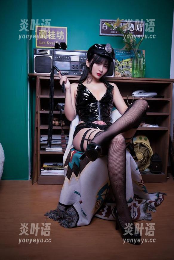 洛璃LoLiSAMA 昨晚梦见有一位透明女孩……哦,原来是洛璃LoLiSAMA的壁纸合集!